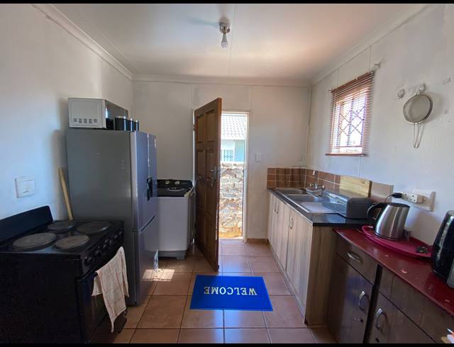 2 BEDROOM HOUSE FOR SALE IN STRETFORD